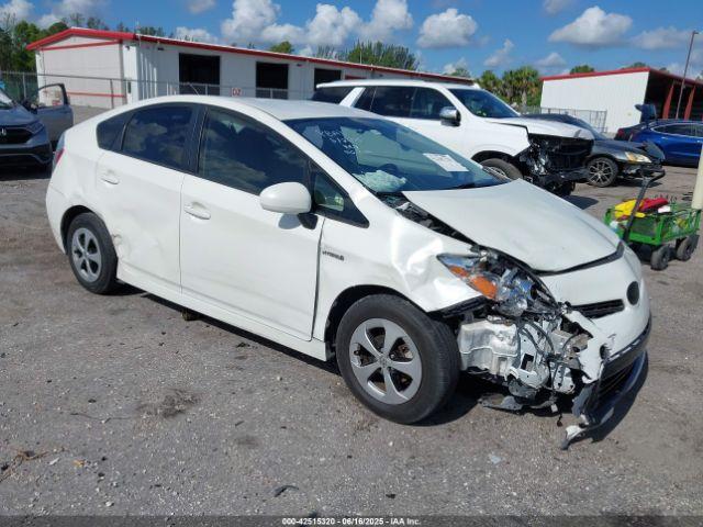  Salvage Toyota Prius