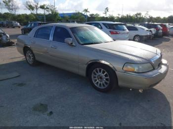  Salvage Lincoln Towncar