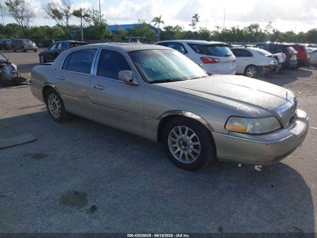  Salvage Lincoln Towncar