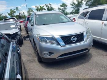  Salvage Nissan Pathfinder