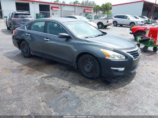 Salvage Nissan Altima