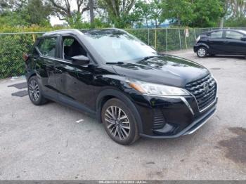  Salvage Nissan Kicks