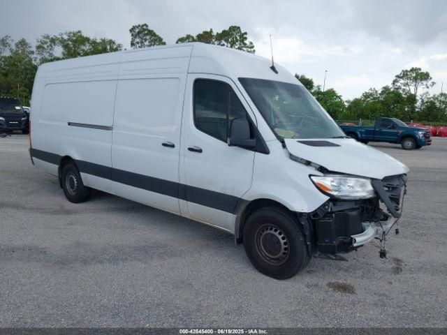  Salvage Mercedes-Benz Sprinter 2500