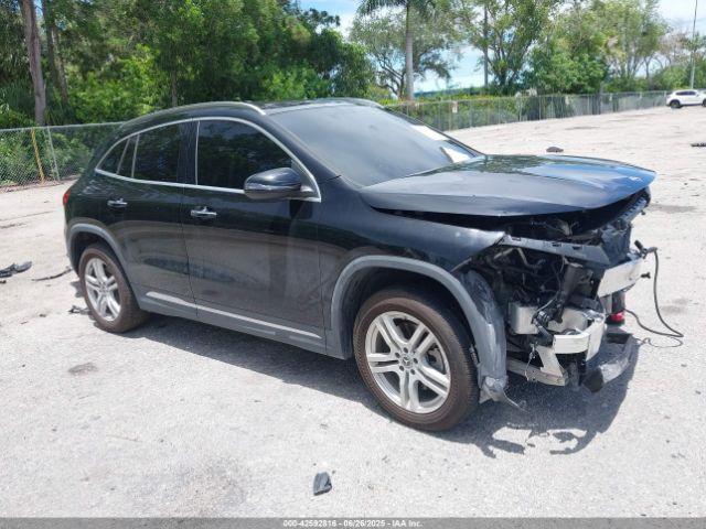  Salvage Mercedes-Benz GLA