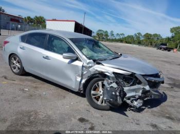  Salvage Nissan Altima