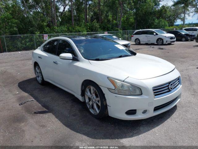  Salvage Nissan Maxima