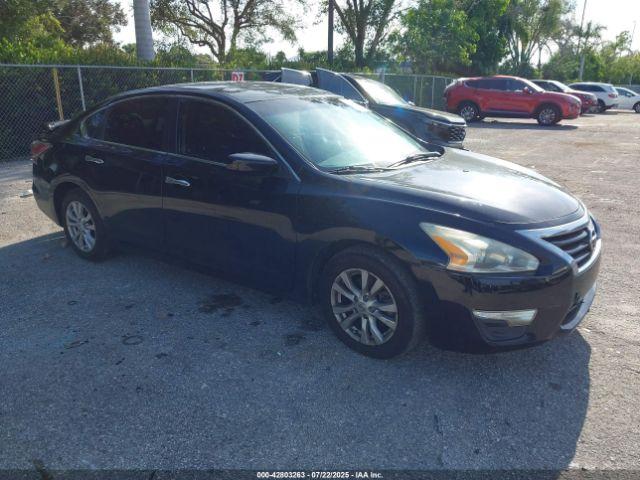  Salvage Nissan Altima