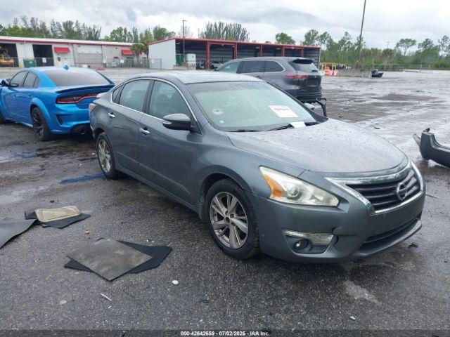 Salvage Nissan Altima