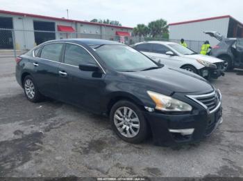  Salvage Nissan Altima