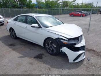  Salvage Hyundai ELANTRA