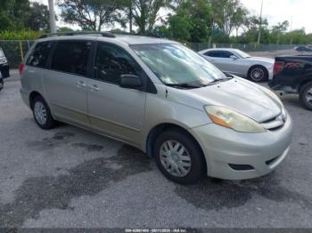  Salvage Toyota Sienna