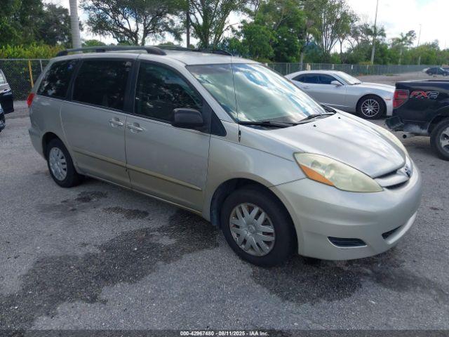  Salvage Toyota Sienna