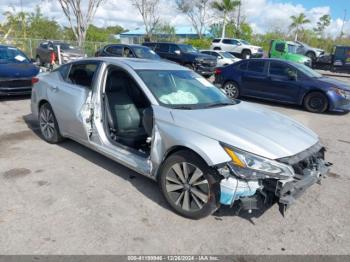  Salvage Nissan Altima