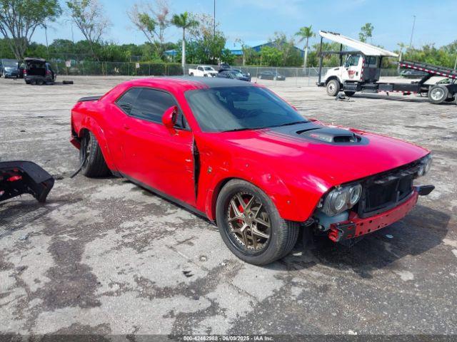  Salvage Dodge Challenger
