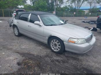  Salvage Lincoln Towncar
