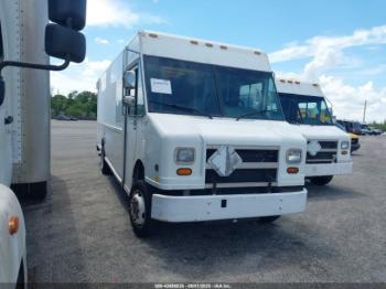  Salvage Freightliner Chassis