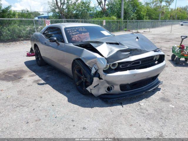  Salvage Dodge Challenger