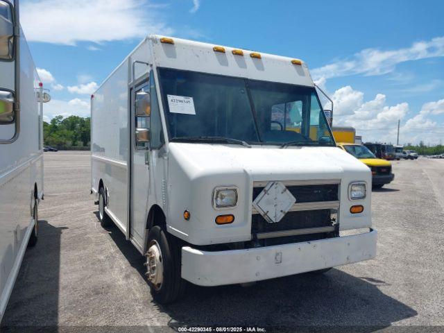  Salvage Freightliner Chassis