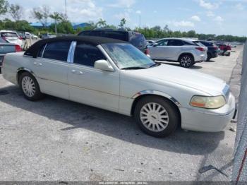  Salvage Lincoln Towncar