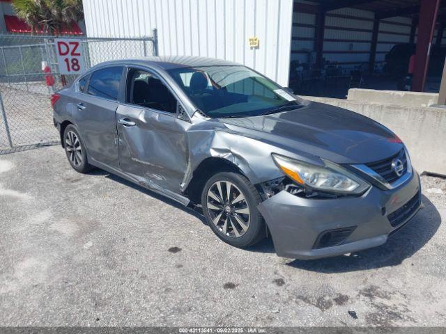  Salvage Nissan Altima