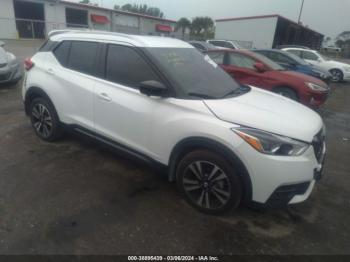  Salvage Nissan Kicks