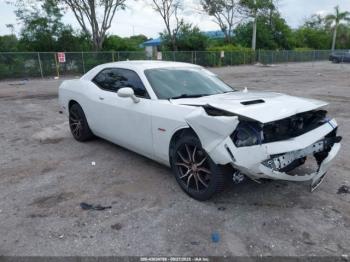  Salvage Dodge Challenger