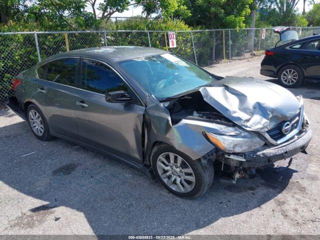  Salvage Nissan Altima