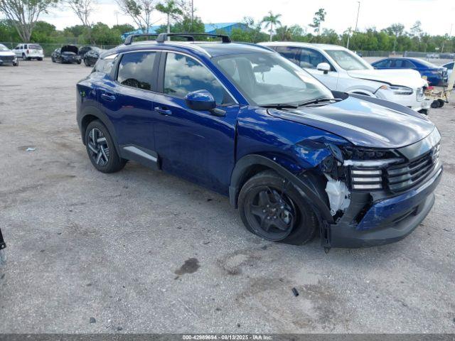  Salvage Nissan Kicks