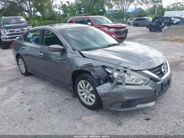  Salvage Nissan Altima