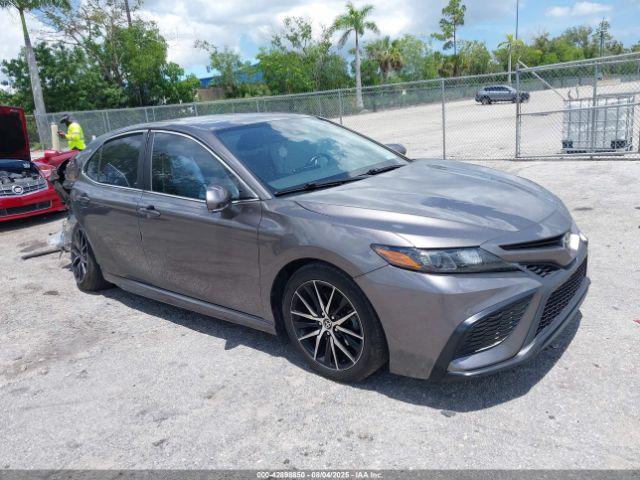  Salvage Toyota Camry