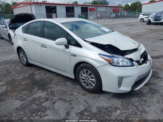  Salvage Toyota Prius