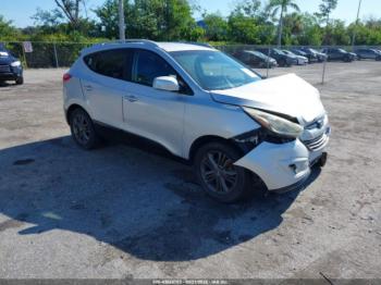  Salvage Hyundai TUCSON