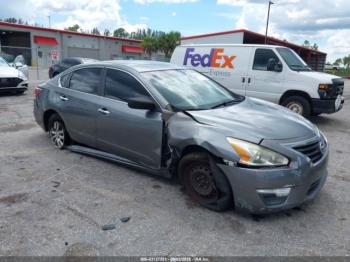  Salvage Nissan Altima