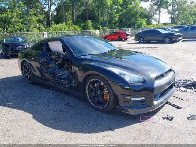  Salvage Nissan GT-R