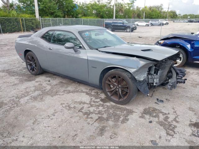  Salvage Dodge Challenger