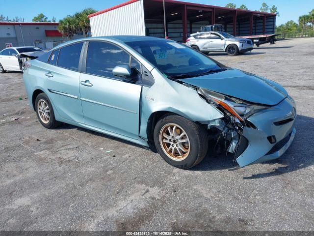  Salvage Toyota Prius