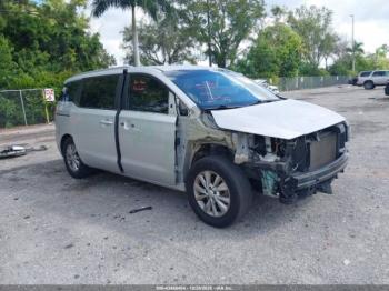  Salvage Kia Sedona