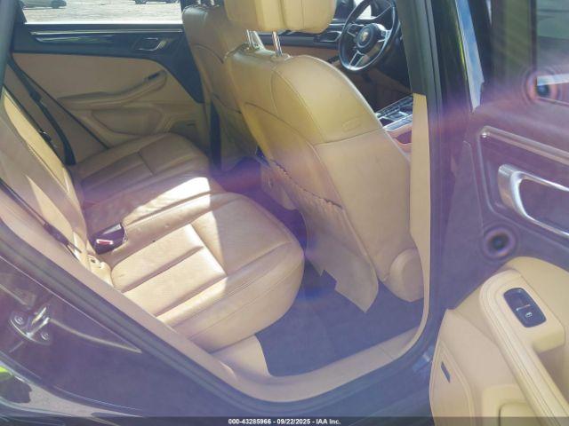 Porsche Macan S Image 8