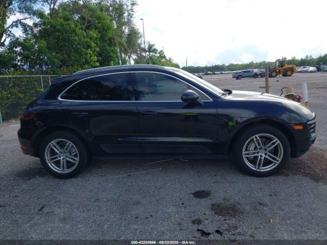 Porsche Macan S Image 10