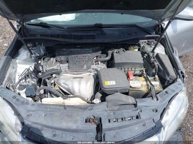 Toyota Camry Le Image 6