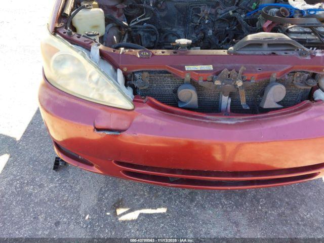 Toyota Camry Le Image 12