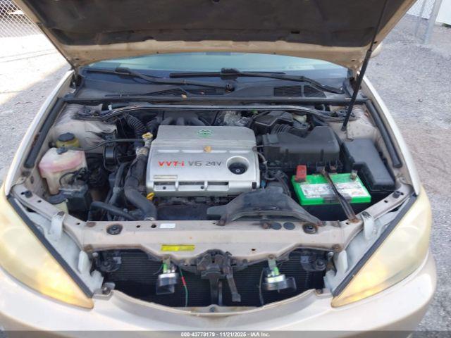 Toyota Camry Image 9