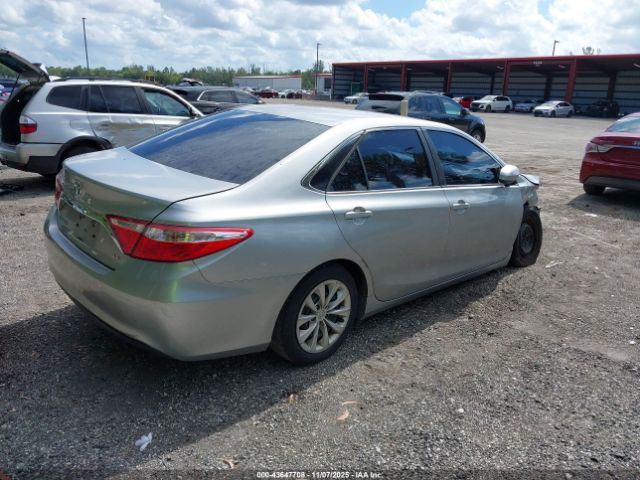 Toyota Camry Le Image 5