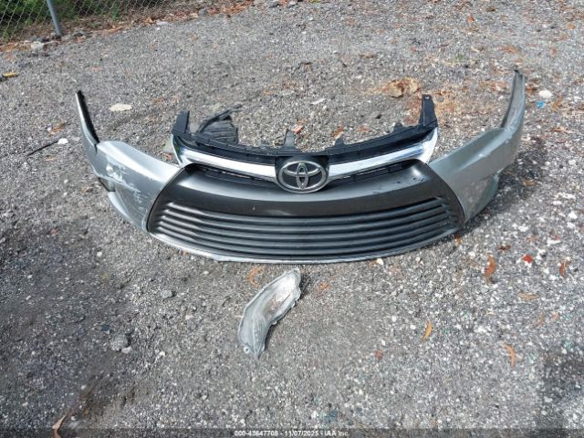 Toyota Camry Le Image 11