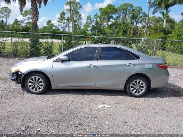 Toyota Camry Le Image 2