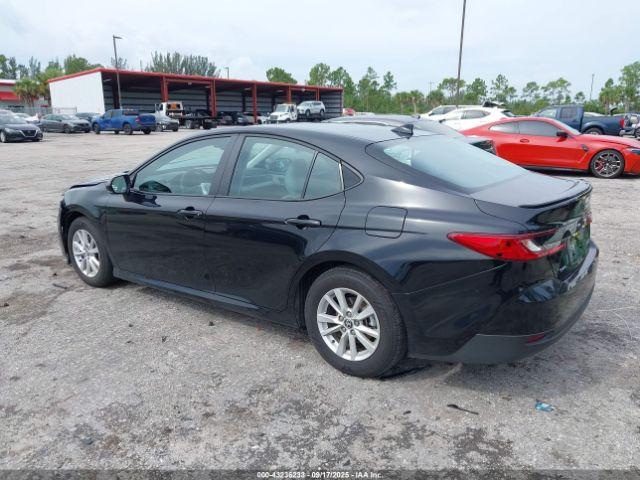 Toyota Camry Le Image 2