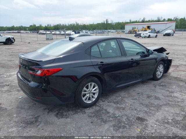 Toyota Camry Le Image 3