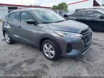  Salvage Nissan Kicks
