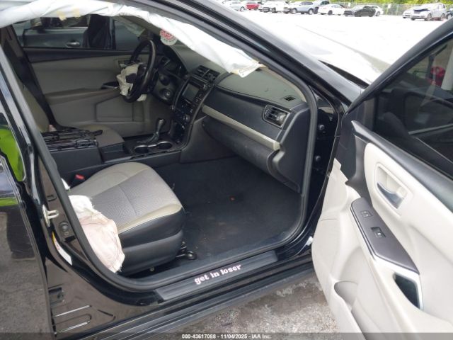 Toyota Camry Se Image 13