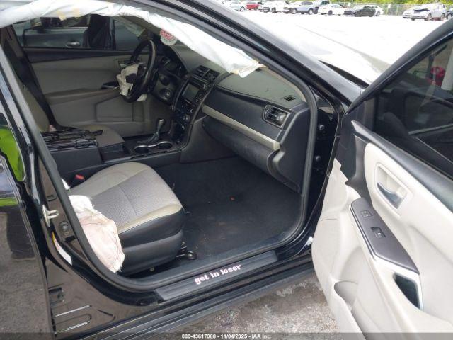 Toyota Camry Se Image 13